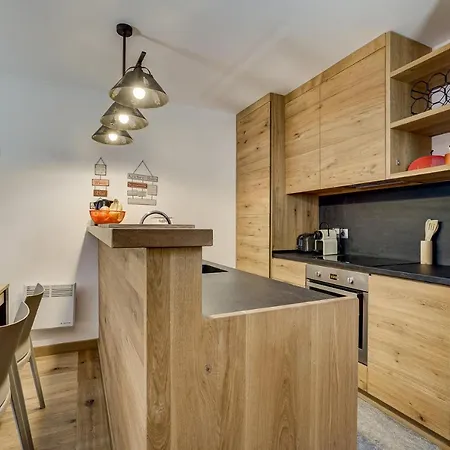 Pic Janvier, Alpes Agency, Les Praz, Chamonix, Sleeps 4-6 *