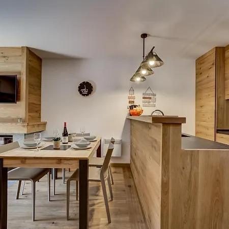 Pic Janvier, Alpes Agency, Les Praz, Chamonix, Sleeps 4-6 Appartamento Chamonix
